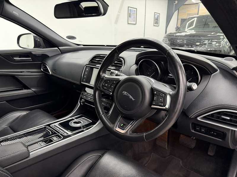 Jaguar XE 2.0d R-Sport Saloon 4dr Diesel Auto Euro 6 (s/s) (180 ps) - U6475