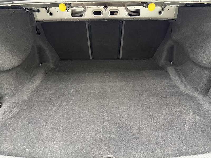 Jaguar XE 2.0d R-Sport Saloon 4dr Diesel Auto Euro 6 (s/s) (180 ps) - U6475