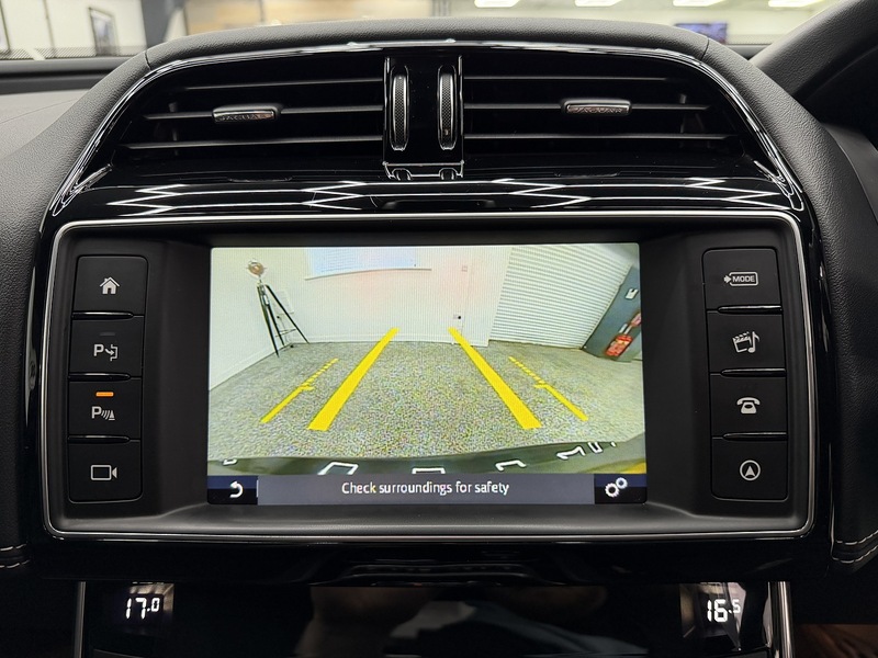 Jaguar XE 2.0d R-Sport Saloon 4dr Diesel Auto Euro 6 (s/s) (180 ps) - U6475