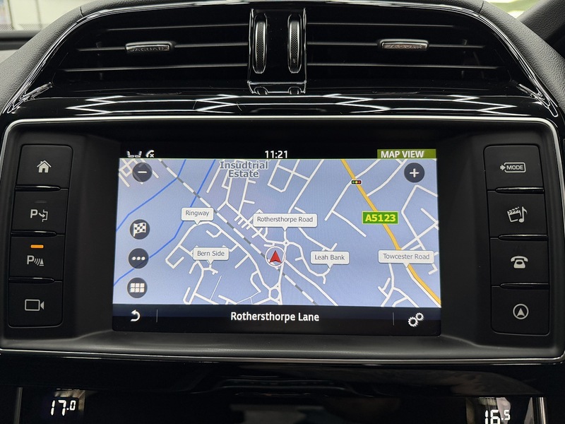 Jaguar XE 2.0d R-Sport Saloon 4dr Diesel Auto Euro 6 (s/s) (180 ps) - U6475