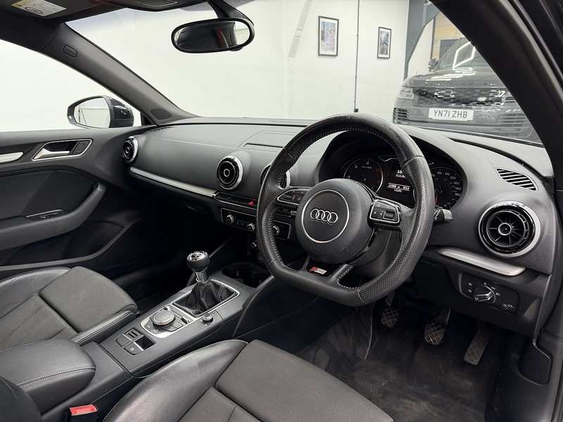 Audi A3 2.0 TDI S line Hatchback 3dr Diesel Manual Euro 5 (s/s) (150 ps) - U6478