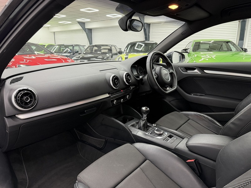 Audi A3 2.0 TDI S line Hatchback 3dr Diesel Manual Euro 5 (s/s) (150 ps) - U6478