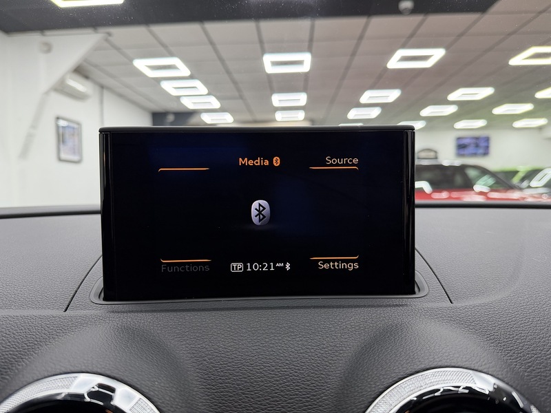 Audi A3 2.0 TDI S line Hatchback 3dr Diesel Manual Euro 5 (s/s) (150 ps) - U6478