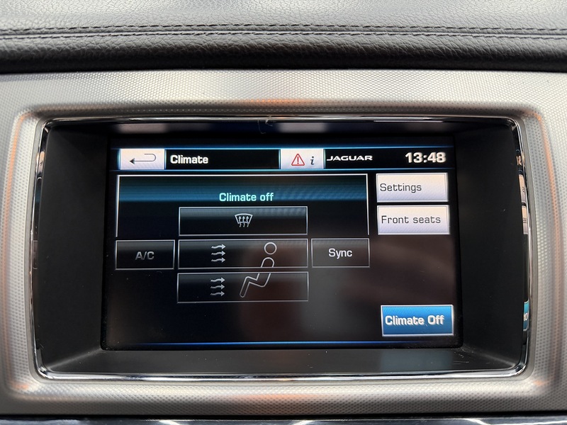 Jaguar XF 2.2d R-Sport Black Sportbrake 5dr Diesel Auto Euro 5 (s/s) (200 ps) - U6488