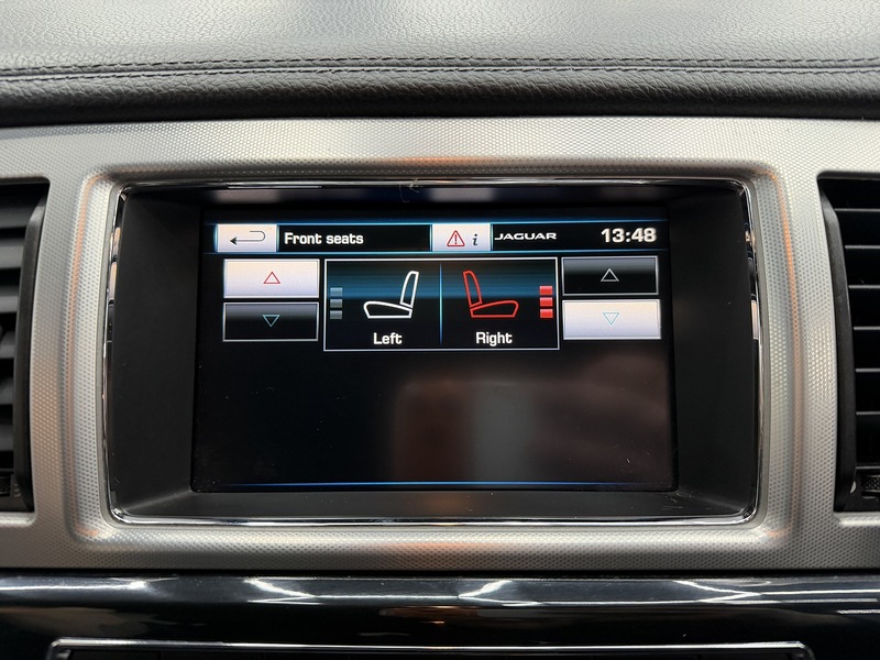 Jaguar XF 2.2d R-Sport Black Sportbrake 5dr Diesel Auto Euro 5 (s/s) (200 ps) - U6488