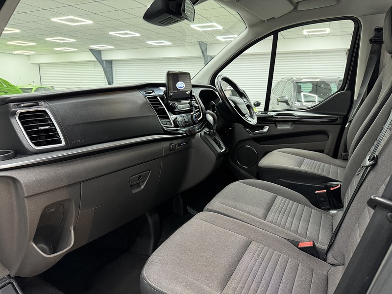 Ford Tourneo Custom 320 EcoBlue Titanium - U6495