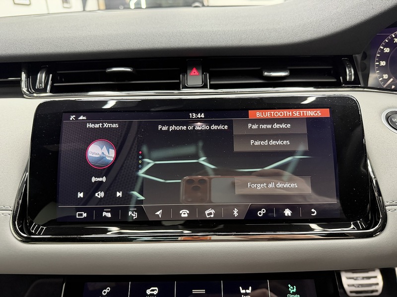 Land Rover Range Rover Evoque 2.0 D240 MHEV R-Dynamic SE SUV 5dr Diesel Auto 4WD Euro 6 (s/s) (240 ps) - U6499