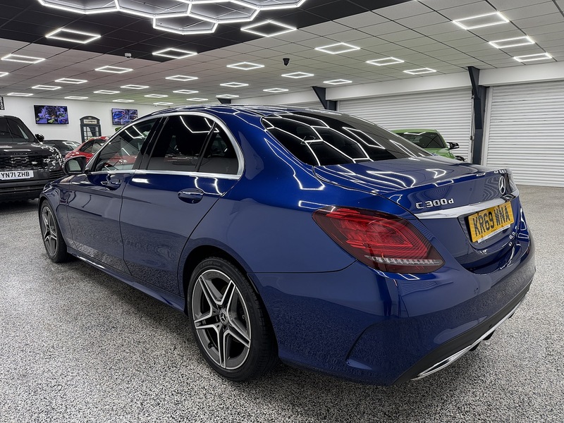 Mercedes-Benz C Class 2.0 C300d AMG Line (Premium) Saloon 4dr Diesel G-Tronic+ Euro 6 (s/s) (245 ps) - U6500