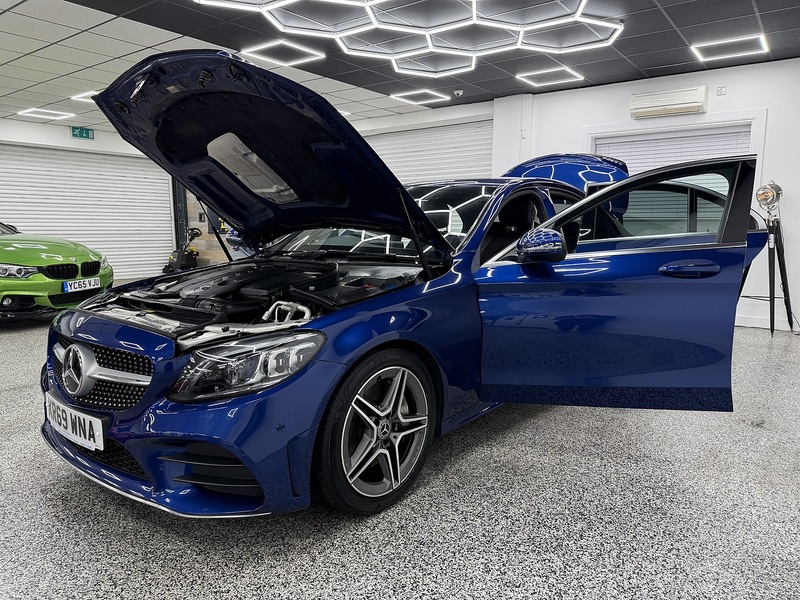 Mercedes-Benz C Class 2.0 C300d AMG Line (Premium) Saloon 4dr Diesel G-Tronic+ Euro 6 (s/s) (245 ps) - U6500