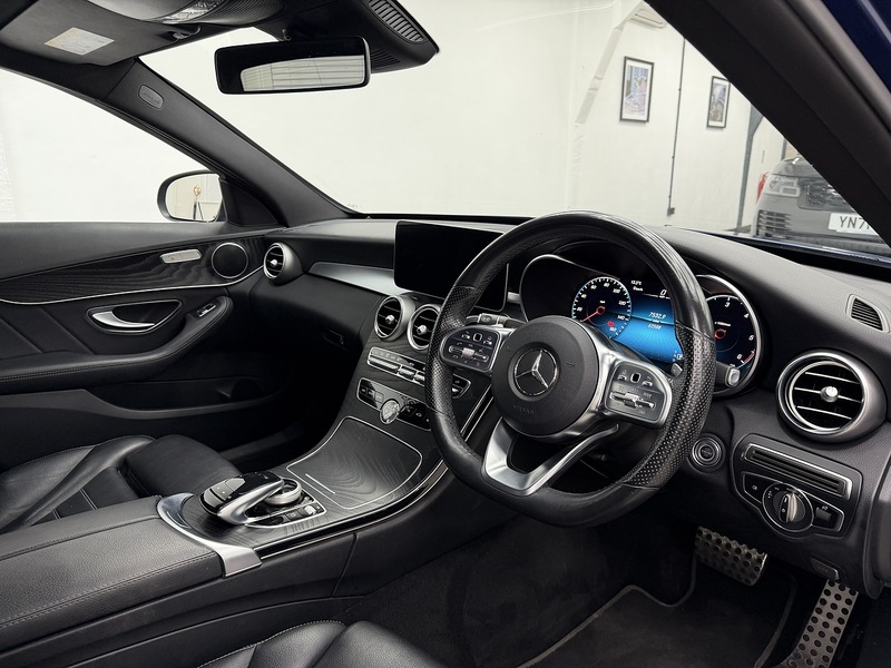 Mercedes-Benz C Class 2.0 C300d AMG Line (Premium) Saloon 4dr Diesel G-Tronic+ Euro 6 (s/s) (245 ps) - U6500