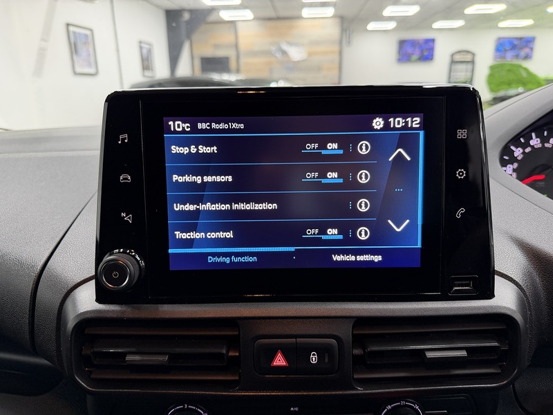 Peugeot Partner 1.5 BlueHDi 1000 Professional Standard Panel Van 5dr Diesel EAT8 SWB Euro 6 (s/s) (130 bhp) - U6510