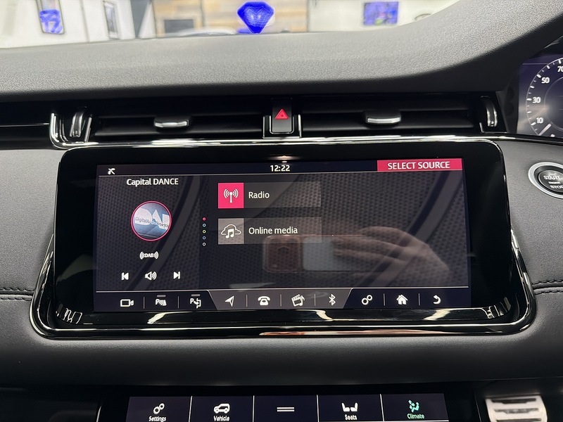 Land Rover Range Rover Evoque 2.0 P200 MHEV R-Dynamic SE SUV 5dr Petrol Auto 4WD Euro 6 (s/s) (200 ps) - U6511