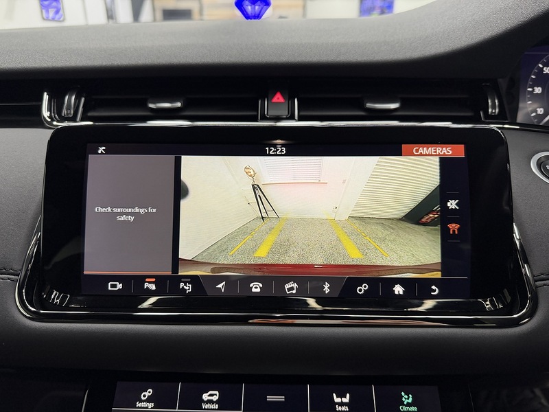 Land Rover Range Rover Evoque 2.0 P200 MHEV R-Dynamic SE SUV 5dr Petrol Auto 4WD Euro 6 (s/s) (200 ps) - U6511