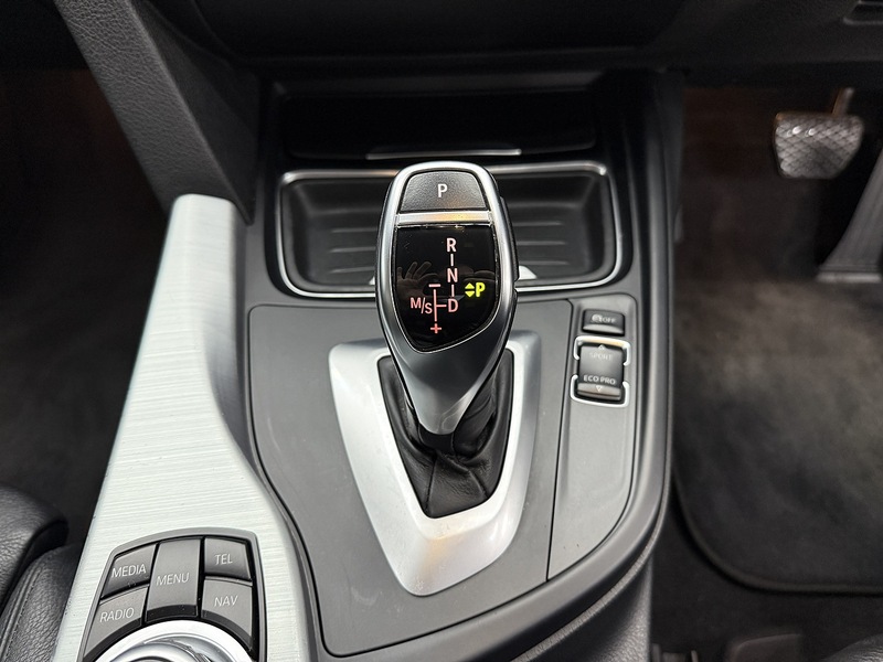 BMW 3 Series 2.0 320d M Sport Saloon 4dr Diesel Auto xDrive Euro 5 (s/s) (184 ps) - U6514