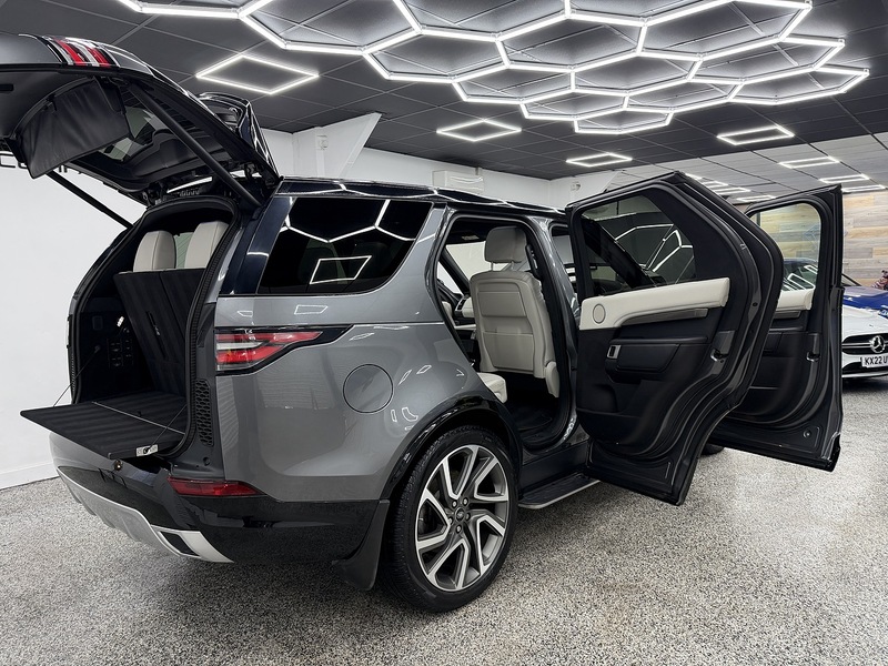 Land Rover Discovery 3.0 TD V6 HSE SUV 5dr Diesel Auto 4WD Euro 6 (s/s) (258 ps) - U6516