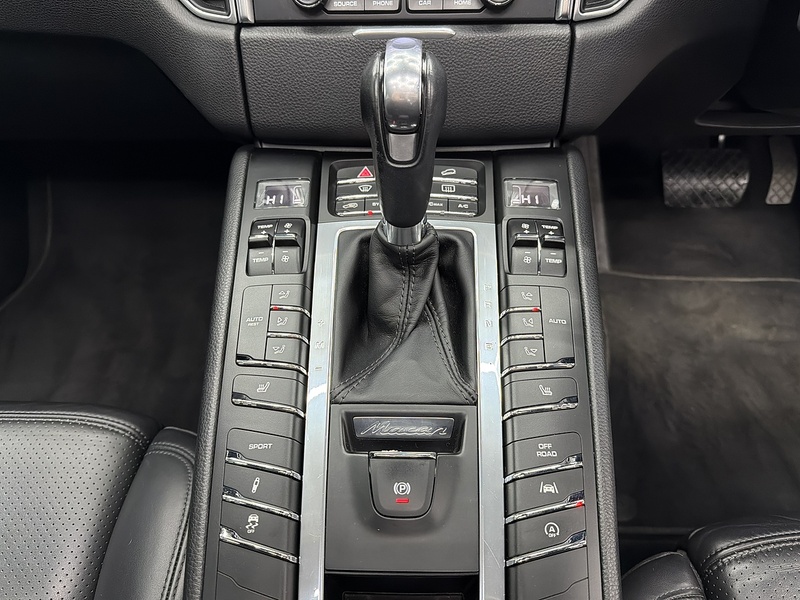 Porsche Macan 3.0 TD V6 S SUV 5dr Diesel PDK 4WD Euro 6 (s/s) (258 ps) - U6523