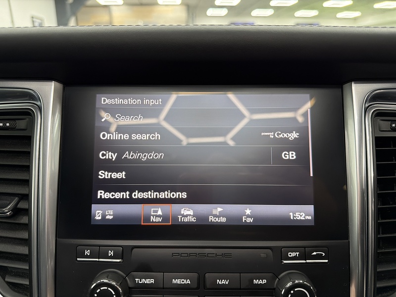 Porsche Macan 3.0 TD V6 S SUV 5dr Diesel PDK 4WD Euro 6 (s/s) (258 ps) - U6523