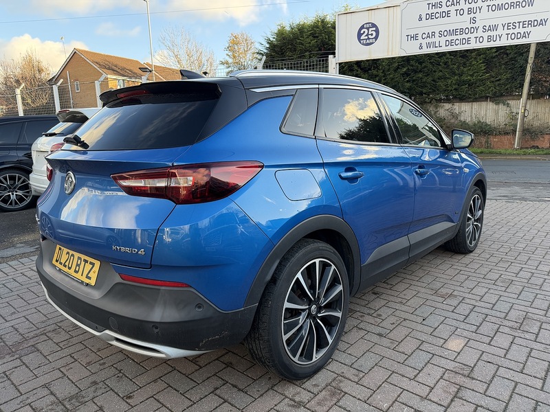 Vauxhall Grandland X 1.6 13.2kWh Business Edition Nav Premium SUV 5dr Petrol Plug-in Hybrid Auto 4WD Euro 6 (s/s) Hybrid4 - U6525