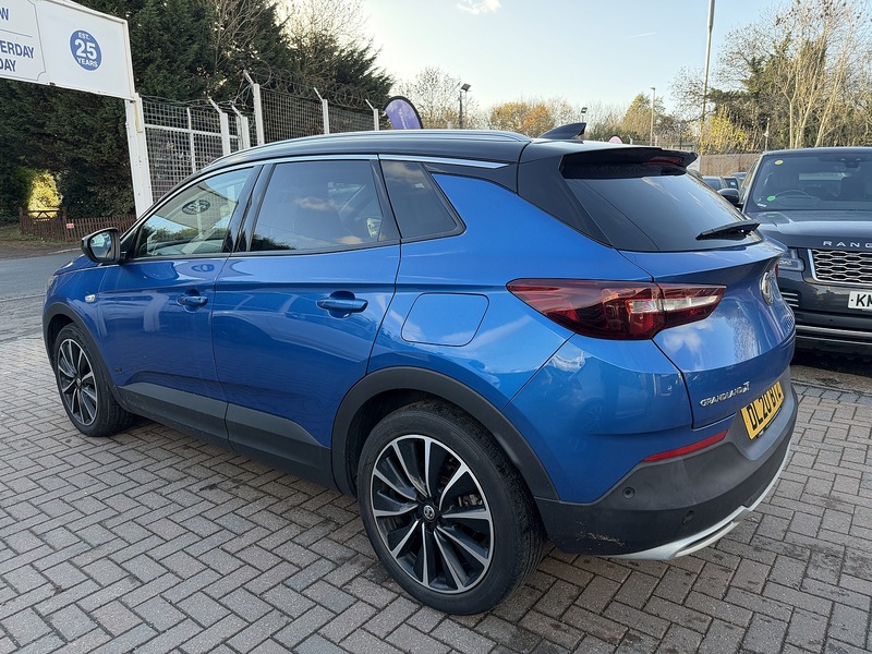 Vauxhall Grandland X 1.6 13.2kWh Business Edition Nav Premium SUV 5dr Petrol Plug-in Hybrid Auto 4WD Euro 6 (s/s) Hybrid4 - U6525