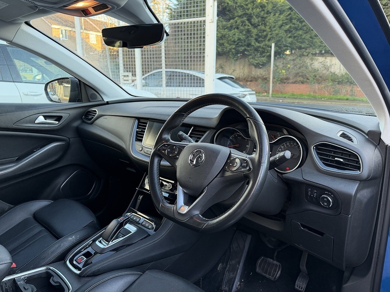 Vauxhall Grandland X 1.6 13.2kWh Business Edition Nav Premium SUV 5dr Petrol Plug-in Hybrid Auto 4WD Euro 6 (s/s) Hybrid4 - U6525
