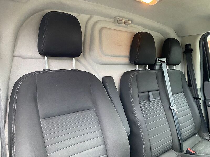 Ford Transit Custom 2.0 300 EcoBlue Limited Panel Van 5dr Diesel Auto L2 H1 Euro 6 (s/s) (130 ps) - U110
