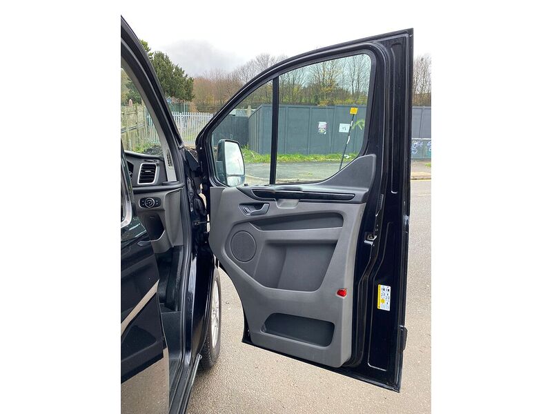 Ford Transit Custom 2.0 300 EcoBlue Limited Panel Van 5dr Diesel Auto L2 H1 Euro 6 (s/s) (130 ps) - U110