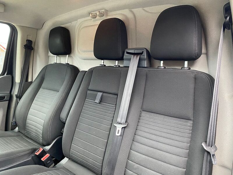Ford Transit Custom 2.0 300 EcoBlue Limited Panel Van 5dr Diesel Auto L2 H1 Euro 6 (s/s) (130 ps) - U110