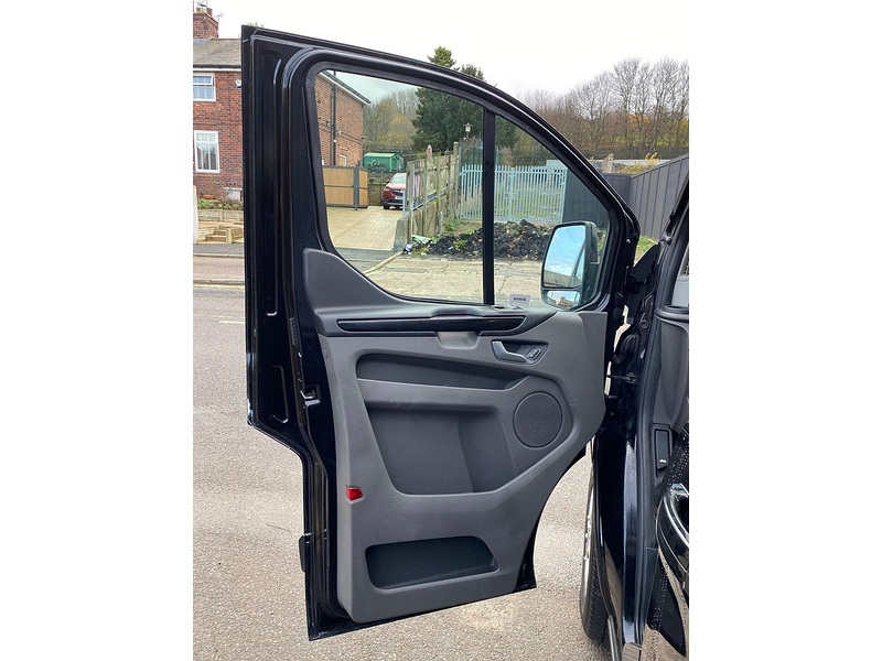 Ford Transit Custom 2.0 300 EcoBlue Limited Panel Van 5dr Diesel Auto L2 H1 Euro 6 (s/s) (130 ps) - U110