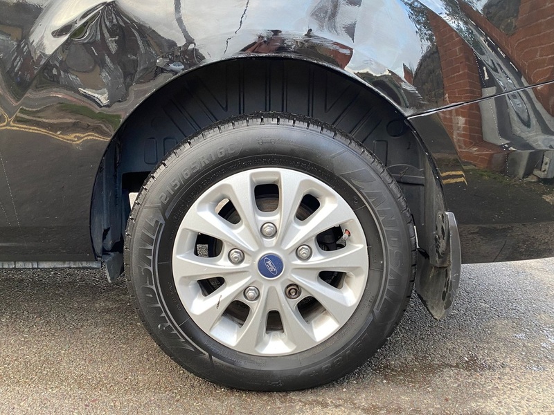 Ford Transit Custom 2.0 300 EcoBlue Limited Panel Van 5dr Diesel Auto L2 H1 Euro 6 (s/s) (130 ps) - U110