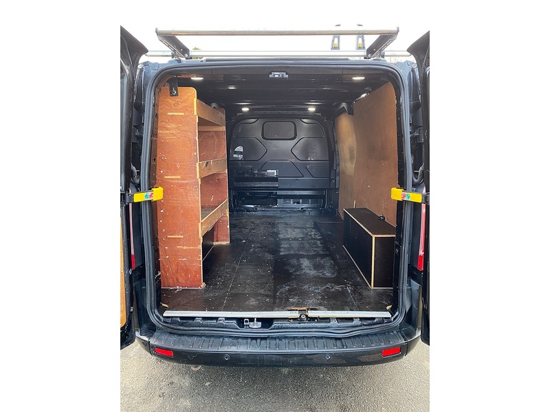 Ford Transit Custom 2.0 300 EcoBlue Limited Panel Van 5dr Diesel Auto L2 H1 Euro 6 (s/s) (130 ps) - U110