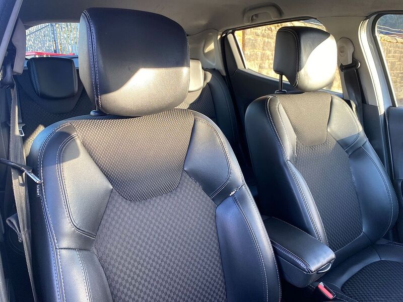 Renault Clio 1.5 dCi Dynamique S Nav Hatchback 5dr Diesel Manual Euro 6 (s/s) (90 ps) - U116