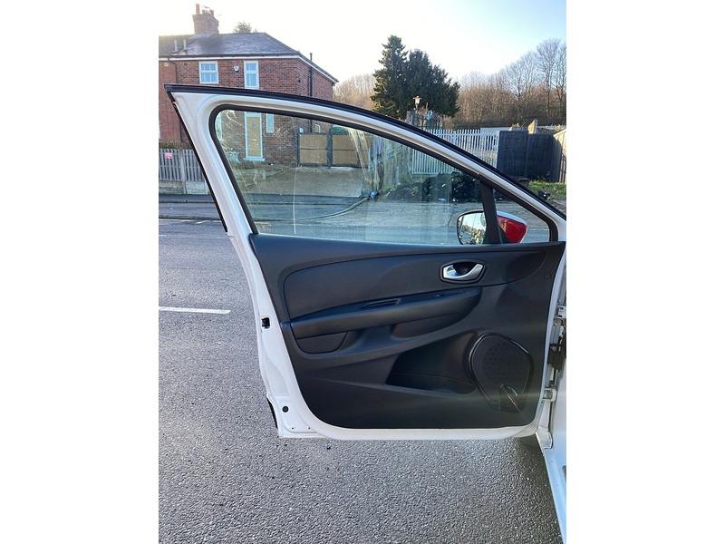 Renault Clio 1.5 dCi Dynamique S Nav Hatchback 5dr Diesel Manual Euro 6 (s/s) (90 ps) - U116