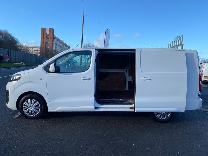 Vauxhall Vivaro 2.0 Turbo D 3100 Sportive Panel Van 5dr Diesel Manual L2 H1 Euro 6 (s/s) (150 ps) - U117