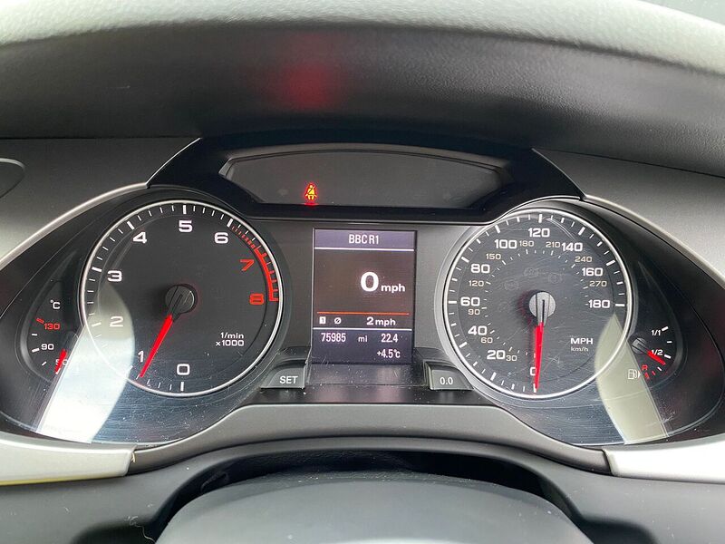 Audi A4 2.0 TFSI Dynamik Saloon 4dr Petrol Manual quattro Euro 5 (s/s) (211 ps) - U122