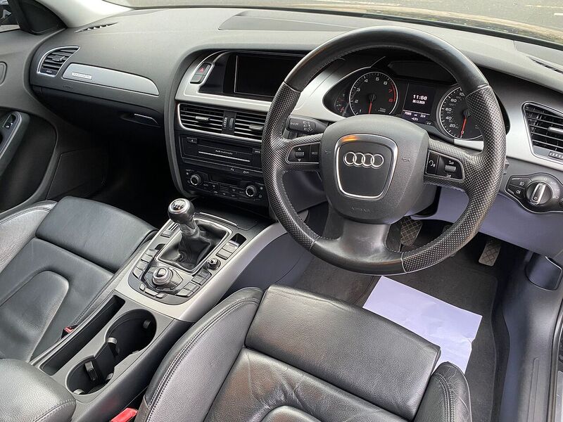 Audi A4 2.0 TFSI Dynamik Saloon 4dr Petrol Manual quattro Euro 5 (s/s) (211 ps) - U122