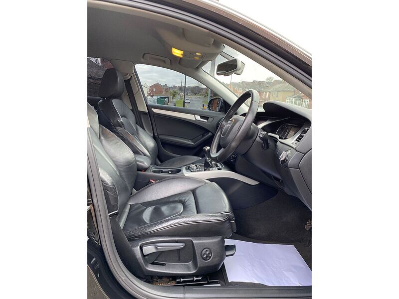 Audi A4 2.0 TFSI Dynamik Saloon 4dr Petrol Manual quattro Euro 5 (s/s) (211 ps) - U122