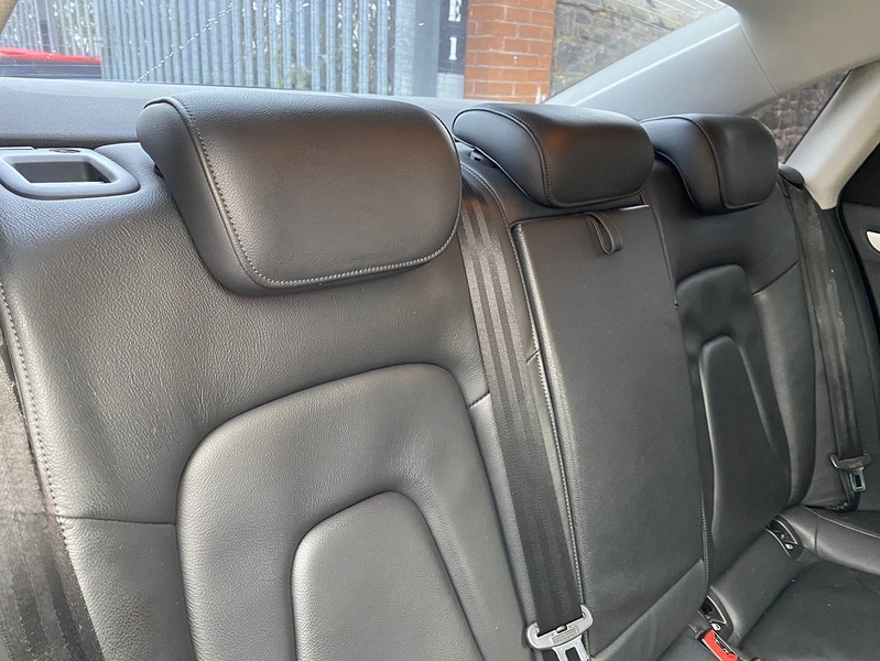 Audi A4 2.0 TFSI Dynamik Saloon 4dr Petrol Manual quattro Euro 5 (s/s) (211 ps) - U122