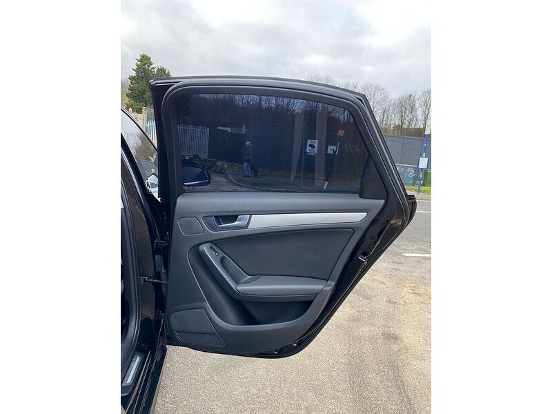 Audi A4 2.0 TFSI Dynamik Saloon 4dr Petrol Manual quattro Euro 5 (s/s) (211 ps) - U122