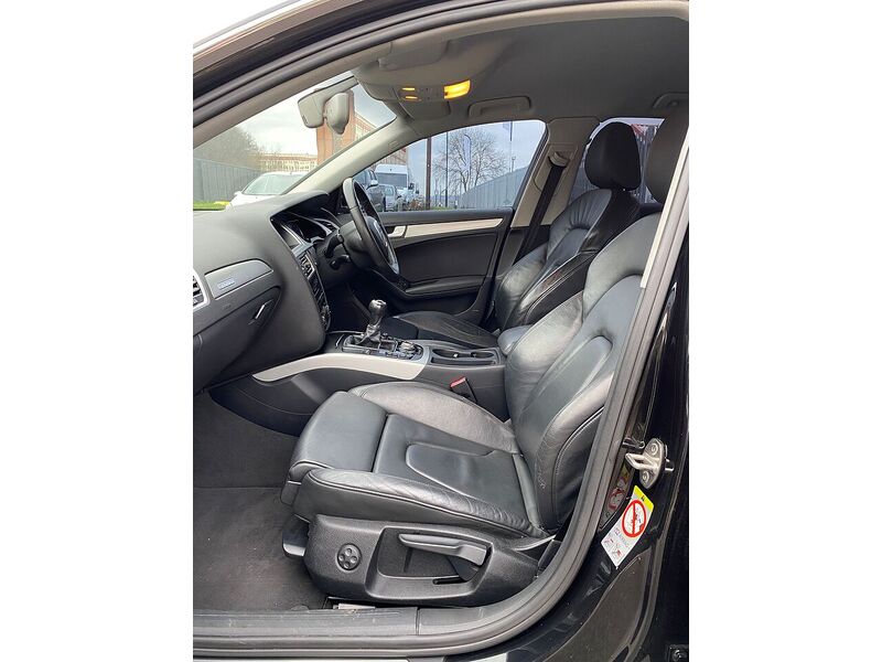 Audi A4 2.0 TFSI Dynamik Saloon 4dr Petrol Manual quattro Euro 5 (s/s) (211 ps) - U122