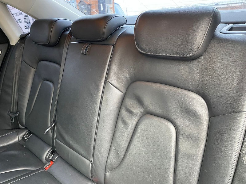 Audi A4 2.0 TFSI Dynamik Saloon 4dr Petrol Manual quattro Euro 5 (s/s) (211 ps) - U122