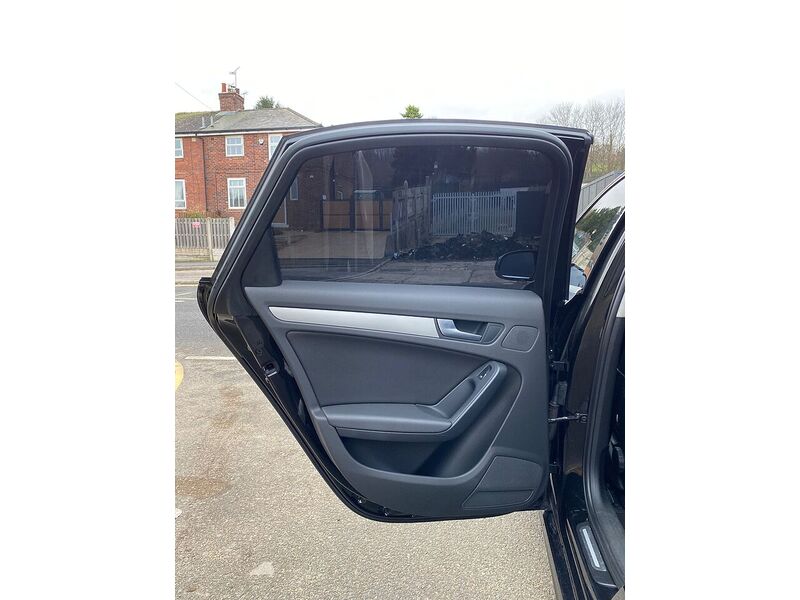 Audi A4 2.0 TFSI Dynamik Saloon 4dr Petrol Manual quattro Euro 5 (s/s) (211 ps) - U122