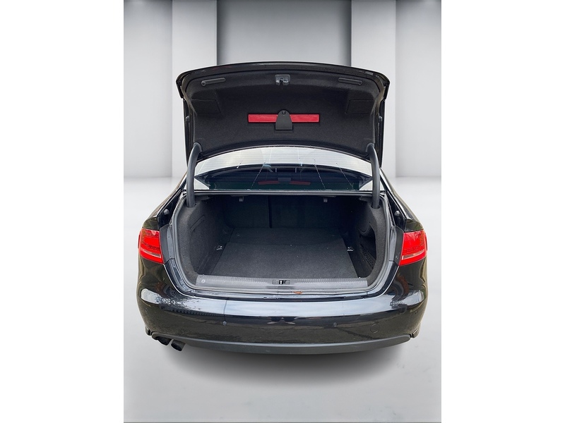 Audi A4 2.0 TFSI Dynamik Saloon 4dr Petrol Manual quattro Euro 5 (s/s) (211 ps) - U122