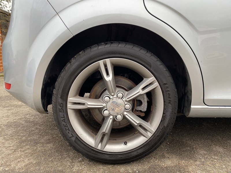 SEAT Leon 2.0 TFSI FR Hatchback 5dr Petrol DSG Euro 4 (200 ps) - U123