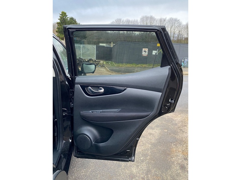 Nissan Qashqai 1.2 DIG-T n-tec+ SUV 5dr Petrol Manual 2WD Euro 5 (s/s) (115 ps) - U131