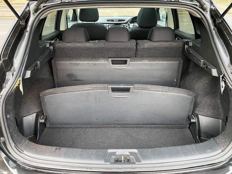 Nissan Qashqai 1.2 DIG-T n-tec+ SUV 5dr Petrol Manual 2WD Euro 5 (s/s) (115 ps) - U131