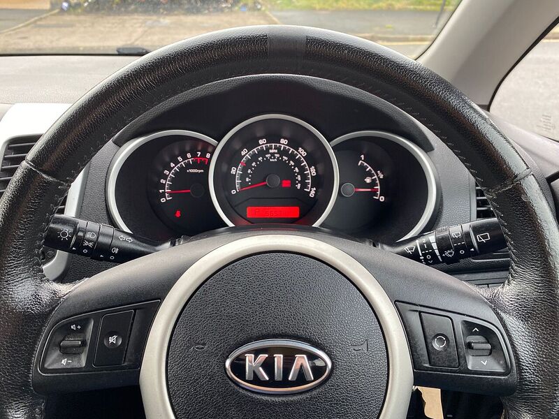 Kia Venga 1.6 2 MPV 5dr Petrol Auto Euro 5 (123 bhp) - U132