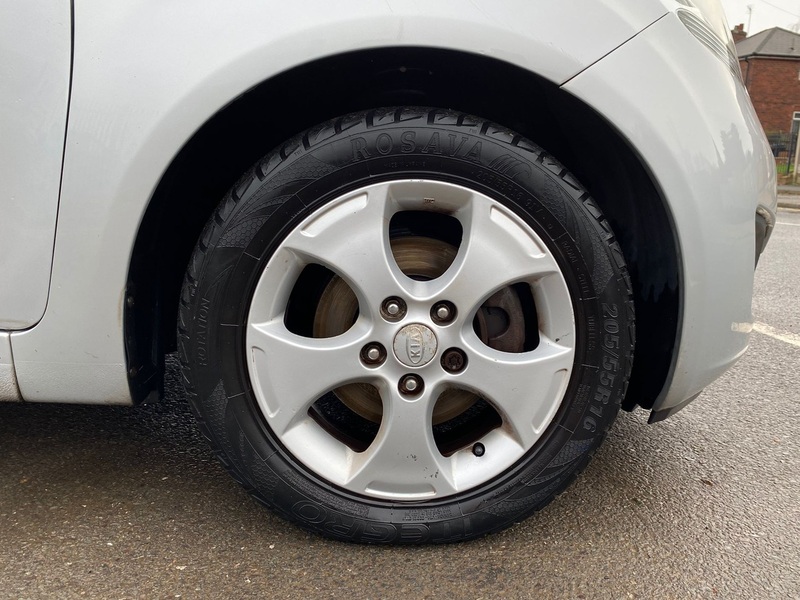 Kia Venga 1.6 2 MPV 5dr Petrol Auto Euro 5 (123 bhp) - U132