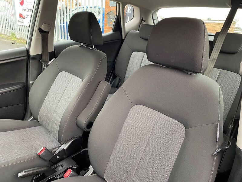 Kia Venga 1.6 2 MPV 5dr Petrol Auto Euro 5 (123 bhp) - U132