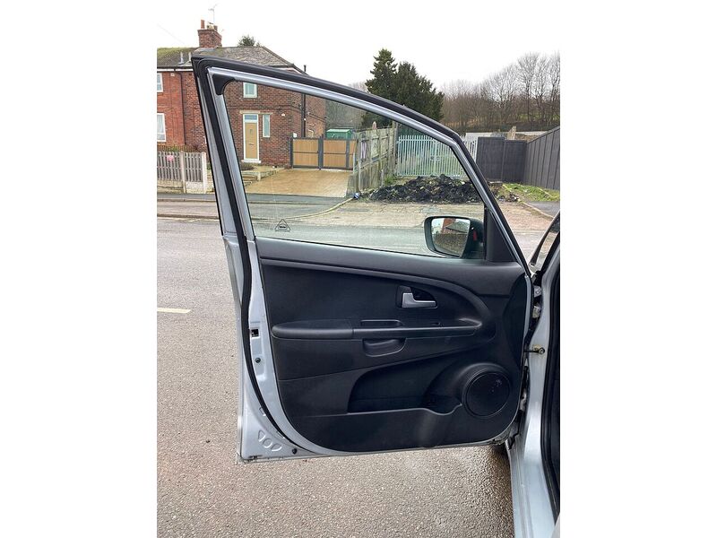 Kia Venga 1.6 2 MPV 5dr Petrol Auto Euro 5 (123 bhp) - U132