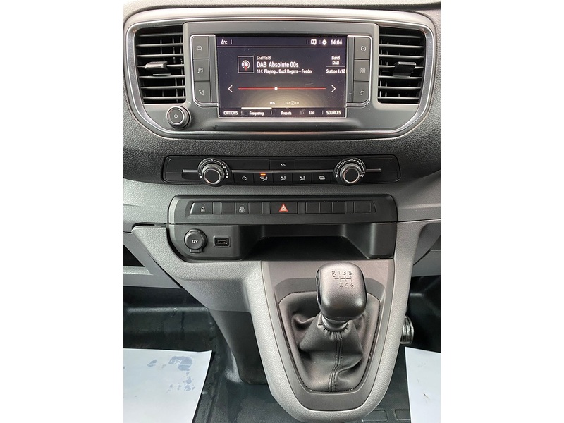 Vauxhall Vivaro 2.0 Turbo D 3100 Elite Crew Van Double Cab 5dr Diesel Manual L1 H1 Euro 6 (s/s) (150 ps) - U138